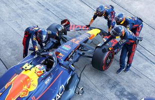 Bizarerie în Formula 1 » Red Bull a retras aceeași mașină de DOUĂ ori pe Suzuka! Cum a fost posibil și care este motivul