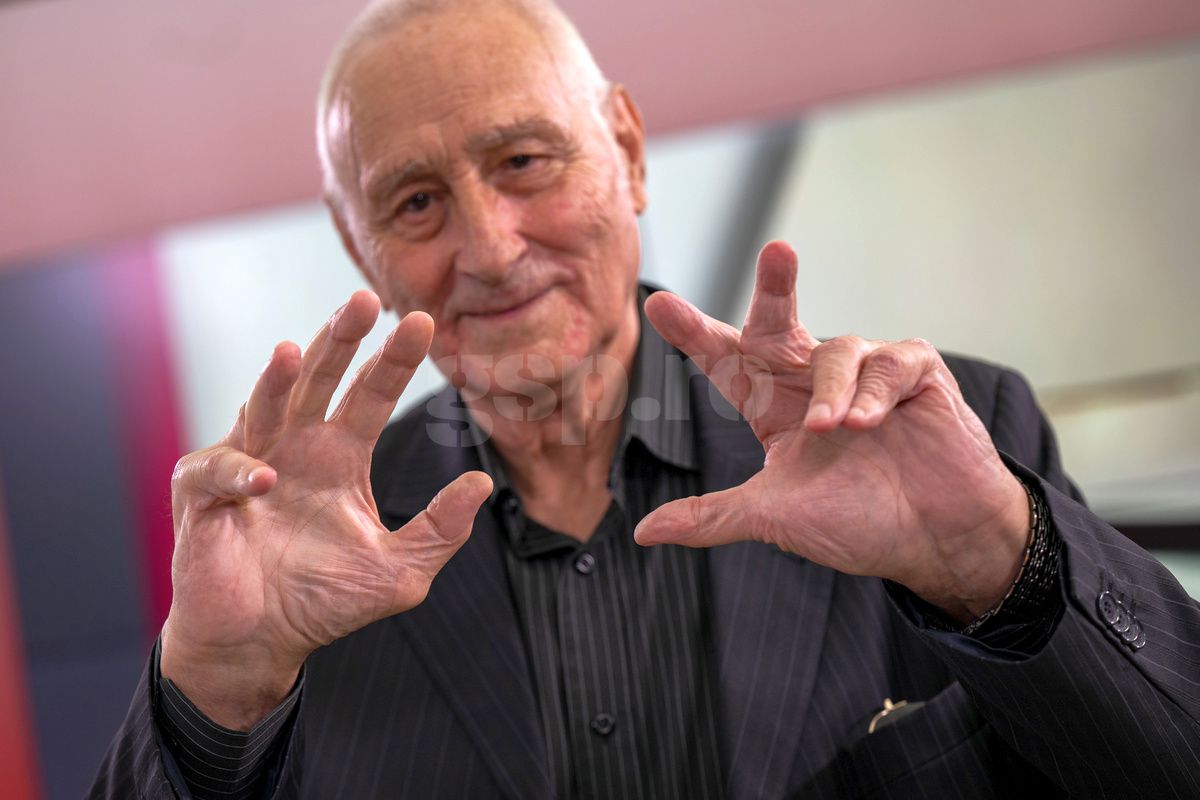 Scandal imens în vestiarul echipei naționale! Dezvăluiri incredibile: „Băi dobitocule! Cum poți să zici că mi-ai spus?!”