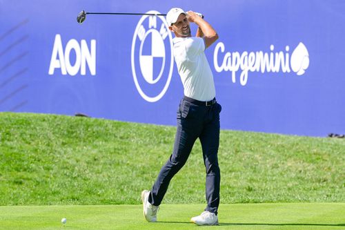 Novak Djokovic a schimbat racheta cu crosa de golf Foto Imago