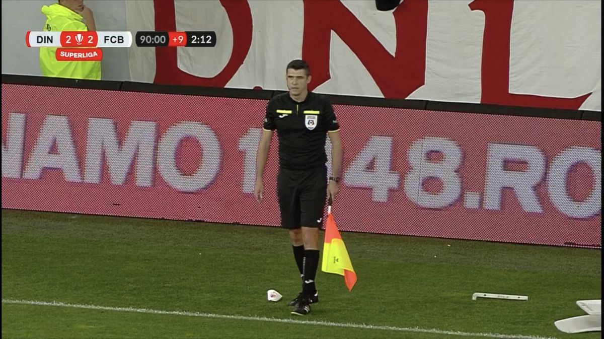A fost declanșată ancheta, după ce un scaun a fost la un pas să îl lovească pe arbitrul asistent în Dinamo - Botoșani