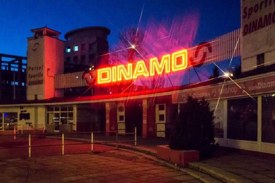 Suporterii lui Dinamo nu vor să se despartă de trecut / Sursă foto: Facebook Drumul de la „cu sau fără pistă” la „cu sau fără «potcoavă»” » Detaliu sentimental, de ultim moment, despre noul stadion Dinamo