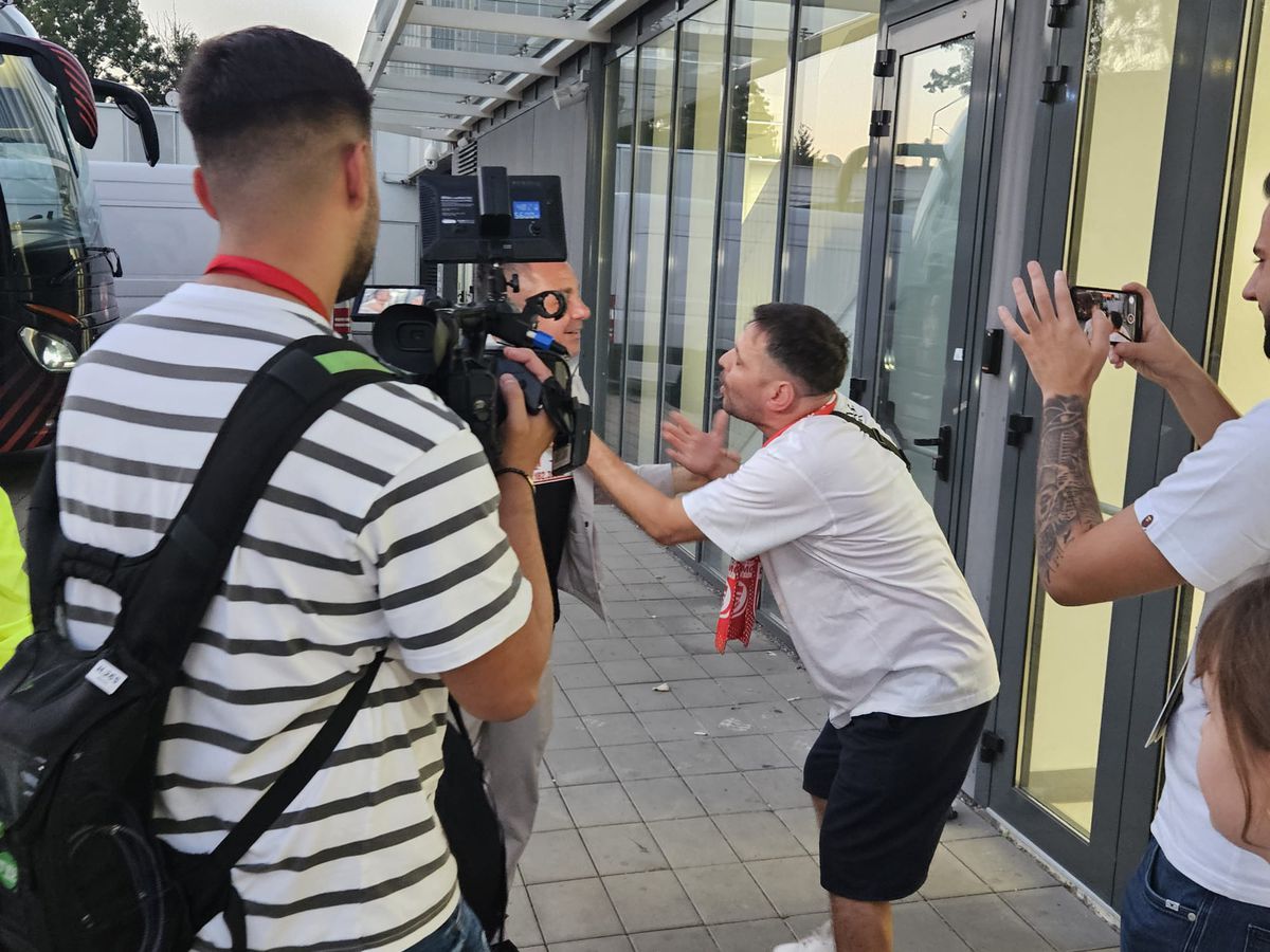 „Green” Dinamo: acționarul „câinilor” a venit la stadion cu propria trotinetă electrică