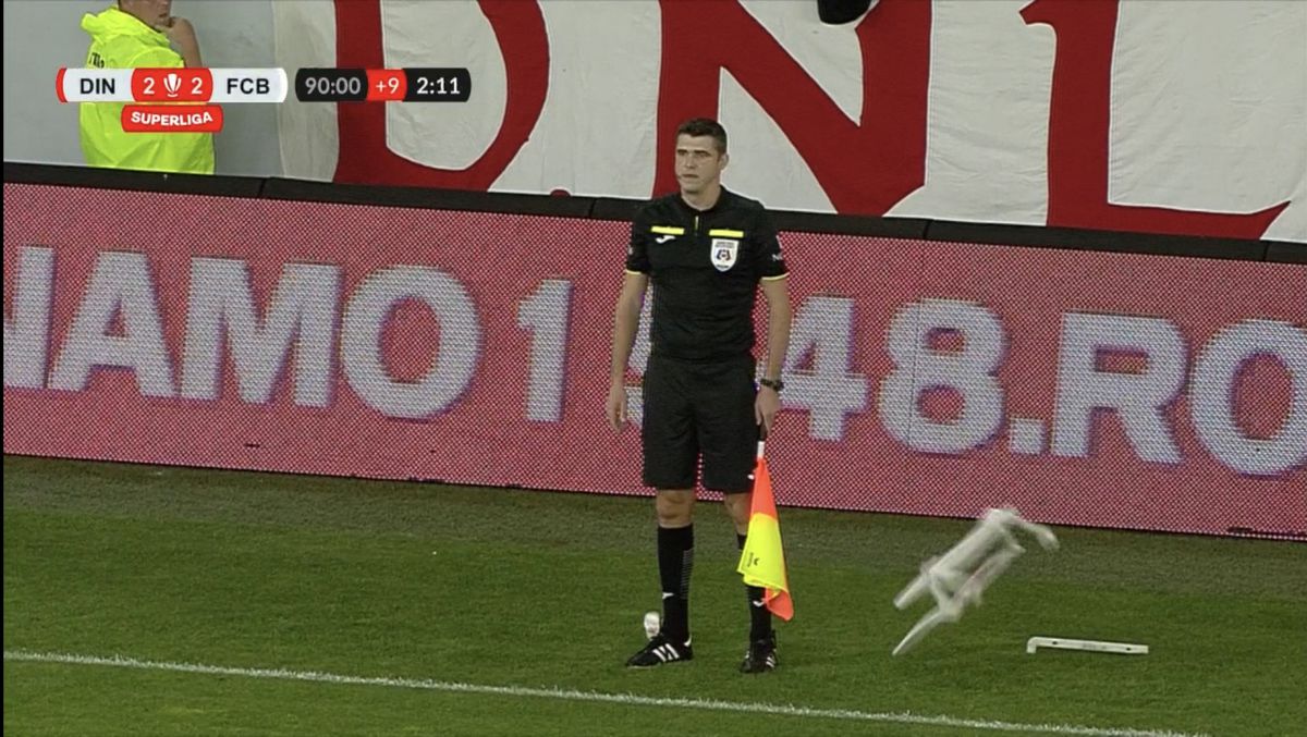 A fost declanșată ancheta, după ce un scaun a fost la un pas să îl lovească pe arbitrul asistent în Dinamo - Botoșani