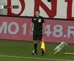 Scaun aruncat spre asistent la Dinamo - Botoșani