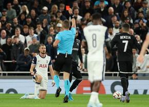Au pus camerele pe ei, după Tottenham - Qarabag: cum au interacționat Drăgușin și Bergvall la antrenament