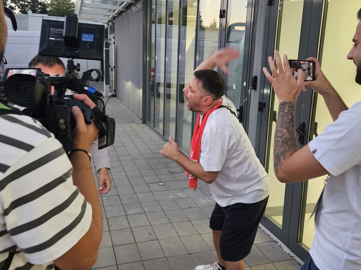 „Green” Dinamo: acționarul „câinilor” a venit la stadion cu propria trotinetă electrică