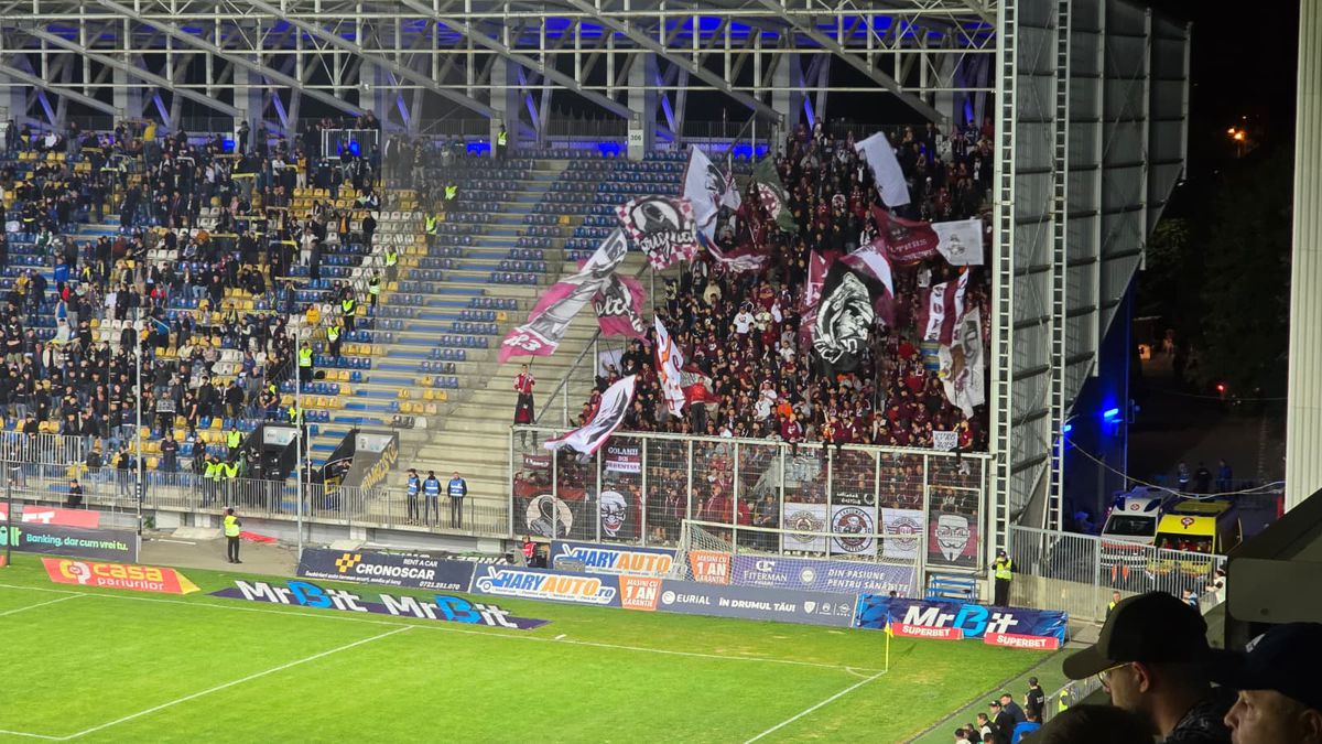 SHOW în startul partidei dintre Petrolul și Rapid » „Lupii”, coregrafie cu tentă rasistă + inspirație din „Războiul Stelelor”