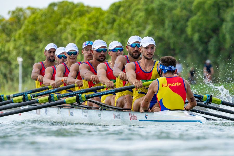 Barca masculină de 8 plus 1 rame a României Foto: FR Canotaj/Balint Czucz Barca feminină de 8 plus 1 rame a României, medalie de ARGINT la Campionatele Mondiale de canotaj de la Shanghai
