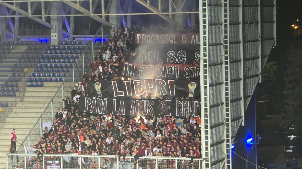 SHOW în startul partidei dintre Petrolul și Rapid » „Lupii”, coregrafie cu tentă rasistă + inspirație din „Războiul Stelelor”