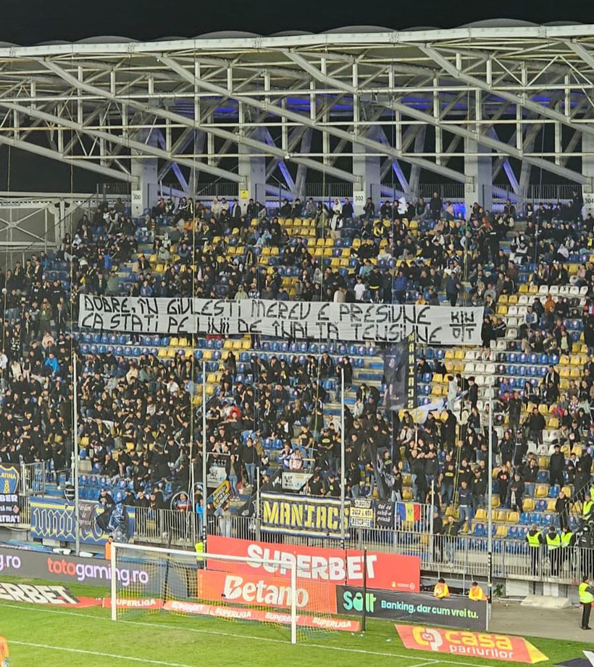 După Petrolul - Rapid, Angelescu acuză: „Au aruncat cu sticle, au înjurat” » Un titular, OUT 5 săptămâni