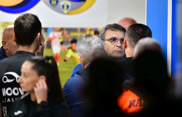 Eugen Neagoe „a luat foc” la finalul primei reprize dintre Petrolul și Rapid » Dialog încins cu Marcel Bîrsan pe tunel