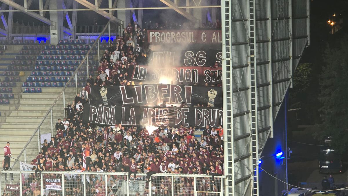 SHOW în startul partidei dintre Petrolul și Rapid » „Lupii”, coregrafie cu tentă rasistă + inspirație din „Războiul Stelelor”