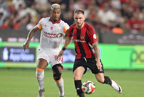Deian Sorescu, schimbat după 30 de minute în Gaziantep - Samsunspor. FOTO: Imago Images