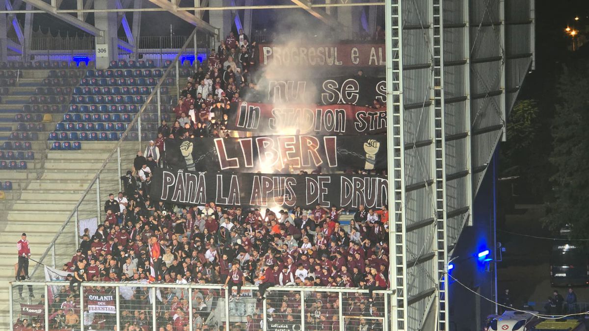 SHOW în startul partidei dintre Petrolul și Rapid » „Lupii”, coregrafie cu tentă rasistă + inspirație din „Războiul Stelelor”