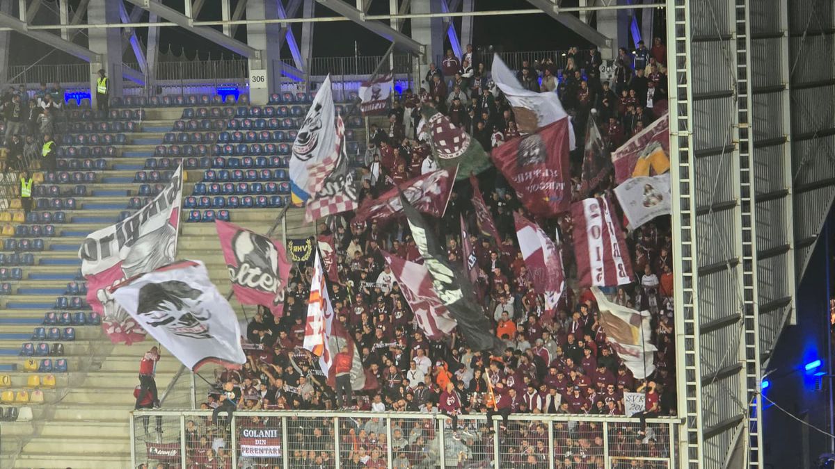 SHOW în startul partidei dintre Petrolul și Rapid » „Lupii”, coregrafie cu tentă rasistă + inspirație din „Războiul Stelelor”