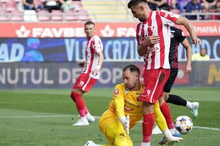 Surpriză la Arad: UTA a dominat Csikszereda în 10 oameni, dar a ratat șansa de a urca pe loc de play-off