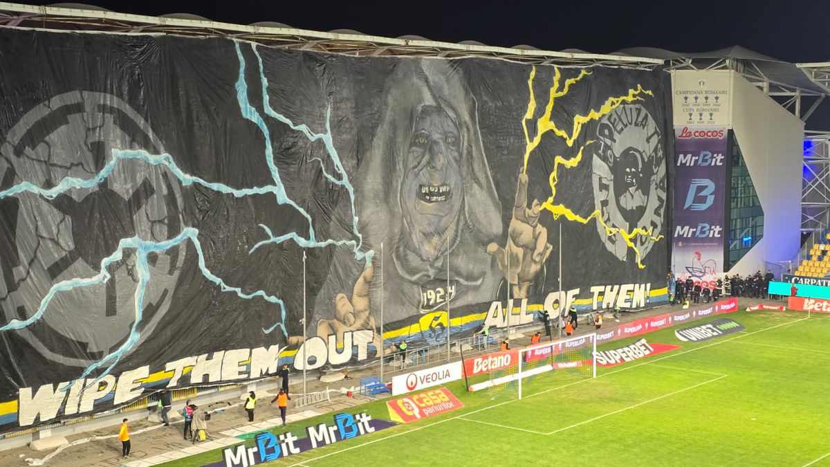 SHOW în startul partidei dintre Petrolul și Rapid » „Lupii”, coregrafie cu tentă rasistă + inspirație din „Războiul Stelelor”