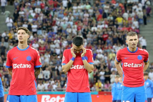 Adrian Șut (centru) nu va juca în FCSB - Oțelul, // FOTO: Ionuț Iordache (GSP)
