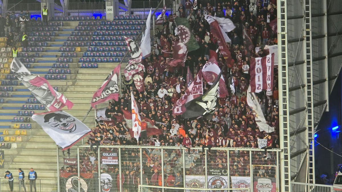 SHOW în startul partidei dintre Petrolul și Rapid » „Lupii”, coregrafie cu tentă rasistă + inspirație din „Războiul Stelelor”