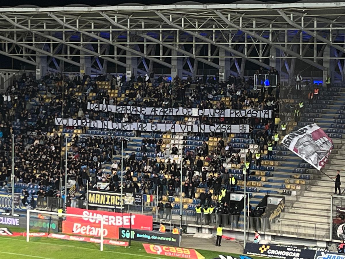 Scandal în tribune la Petrolul - Rapid! A fost nevoie de intervenția jandarmilor