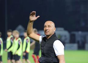 Rămas fără victorie în Superliga, Robert Ilyeș a răbufnit după remiza cu UTA: „Nu pot să conduc așa o echipă”