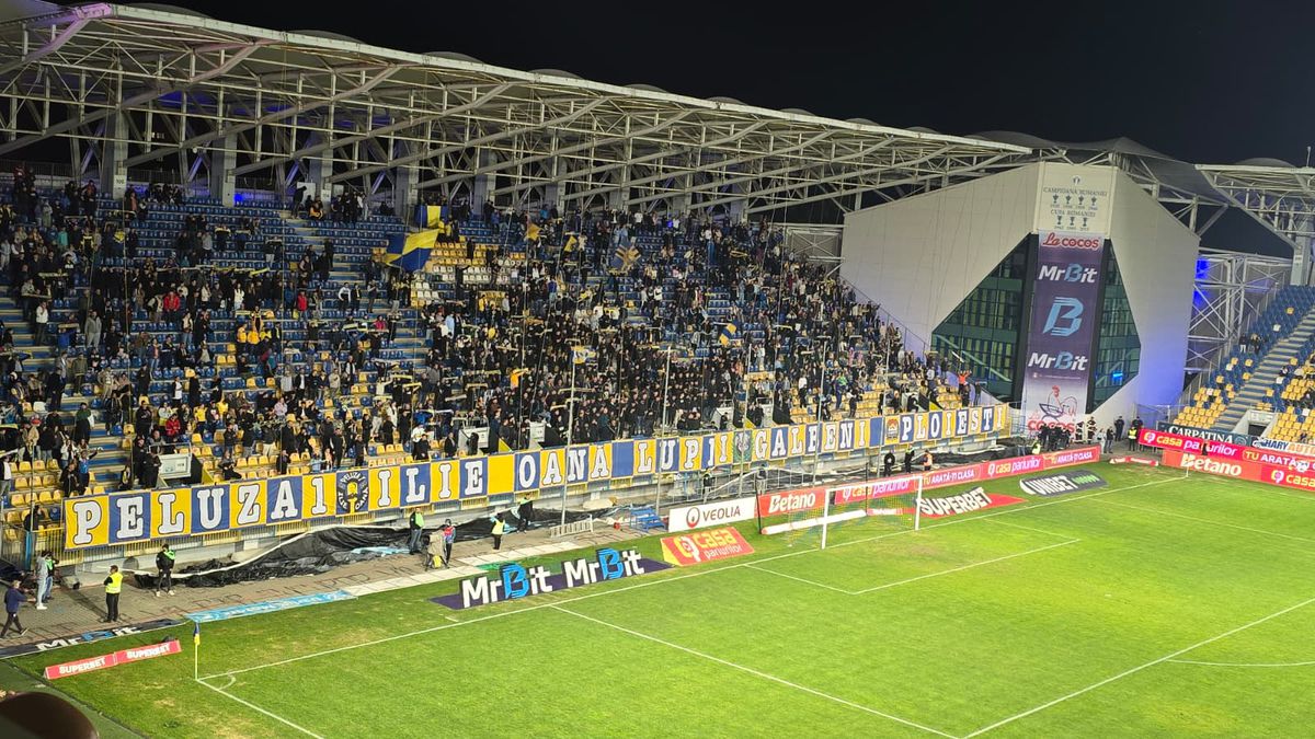 SHOW în startul partidei dintre Petrolul și Rapid » „Lupii”, coregrafie cu tentă rasistă + inspirație din „Războiul Stelelor”