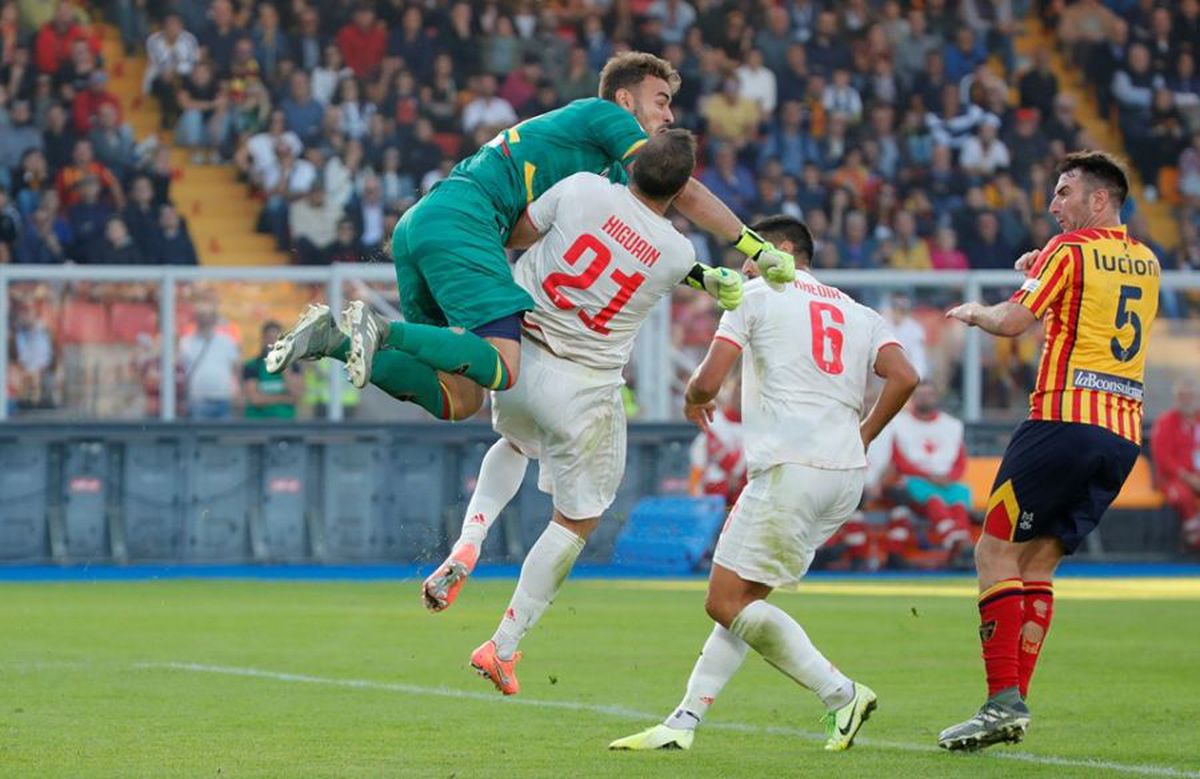 LECCE - JUVENTUS 1-1 // FOTO+VIDEO Clipe de panică » I s-a făcut rău lui Higuaín, luat cu targa de pe teren și dus la spital!