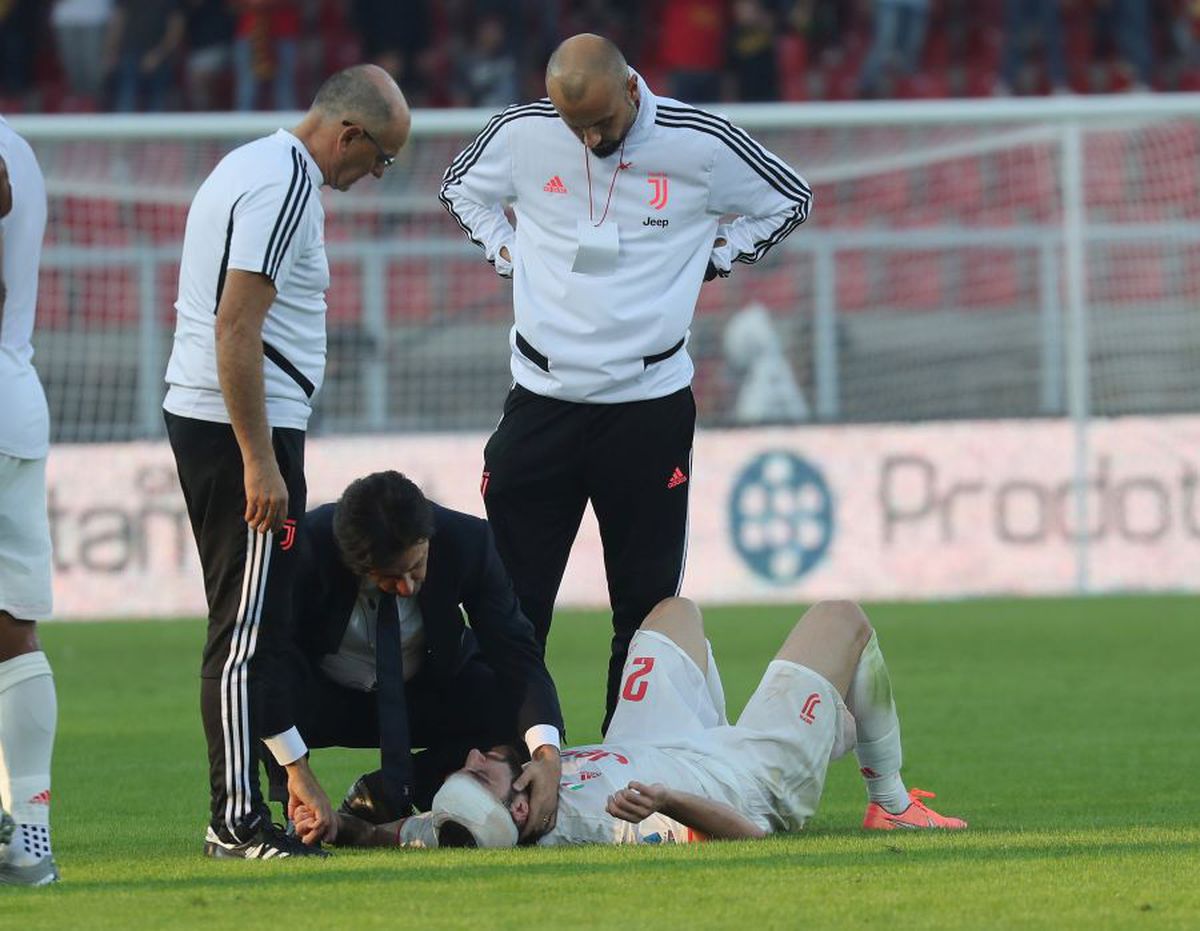 LECCE - JUVENTUS 1-1 // FOTO+VIDEO Clipe de panică » I s-a făcut rău lui Higuaín, luat cu targa de pe teren și dus la spital!