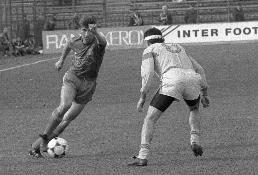 Dan Petrescu, tânăr jucător la Steaua Dan Petrescu, tânăr jucător la Steaua