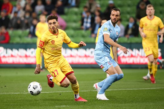 Joshua Cavallo, în galben // FOTO: Imago