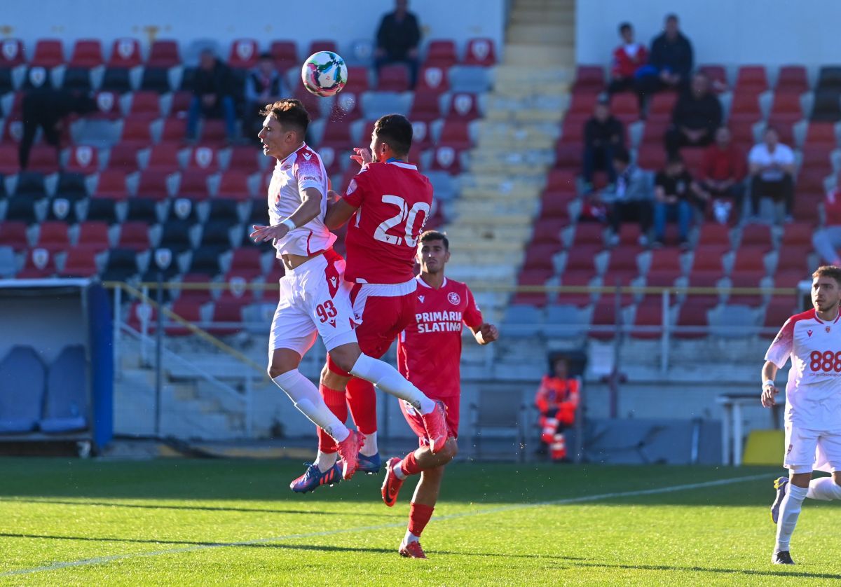 Greșeală uriașă de arbitraj! Dinamo se îndepărtează de play-off după o viciere de rezultat