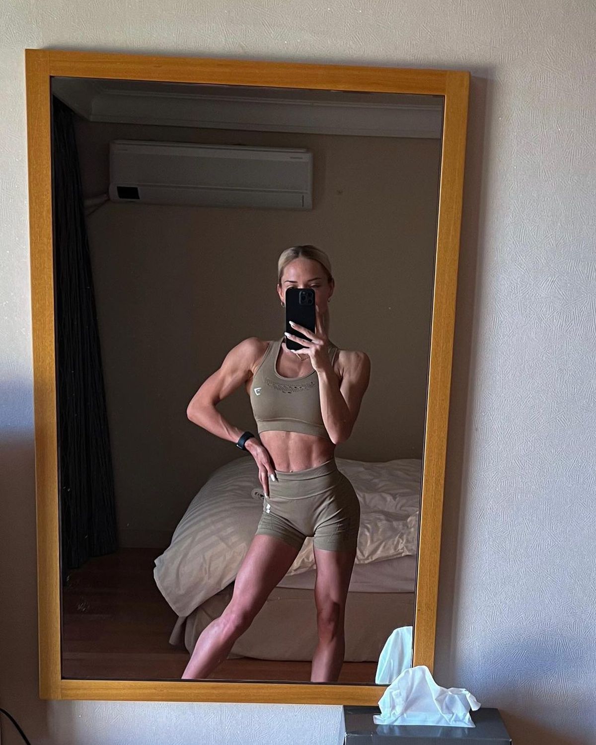 Româncele au cucerit Coreea de Sud » Cine e tânăra de 28 de ani care s-a întors cu o medalie de aur de la Campionatul Mondial de Fitness