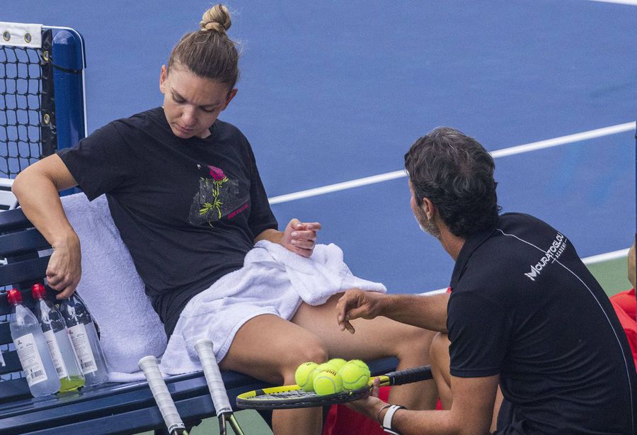 În scurta lor colaborare, Simona Halep și Patrick Mouratoglou au ținut să afișeze imaginea profesionismului pur, a muncii în echipă (foto: Imago) omiS