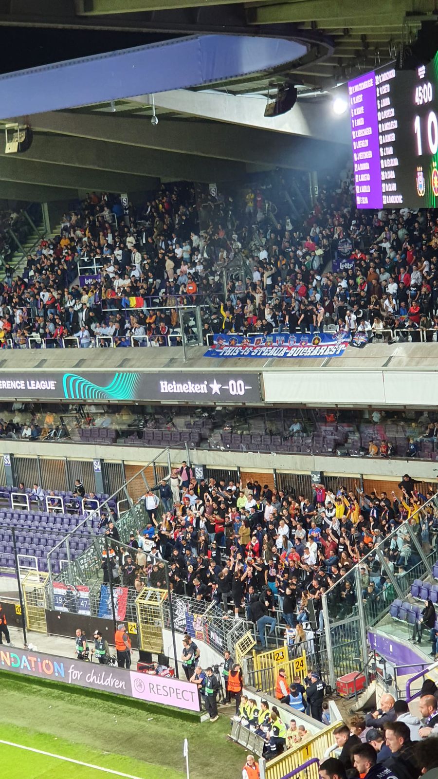 Cu Diaspora la atac » Atmosfera făcută de fanii FCSB în Belgia + Nu au uitat de războiul cu CSA Steaua
