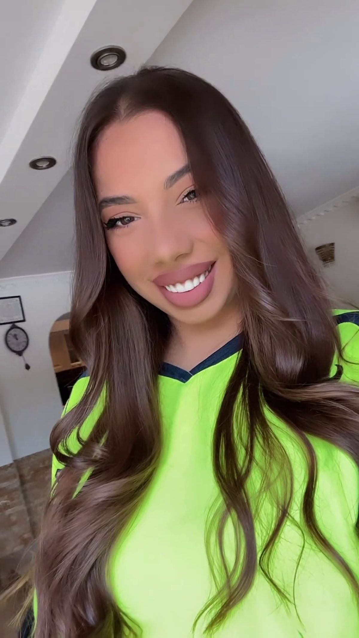 WAGs pe Ghencea » Show în tribună: cum s-au pozat „rivalele” la meciul Stelei