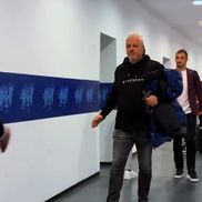 Marius Șumudică a venit cu crucea la FCSB - Rapid, foto: TikTok Rapid