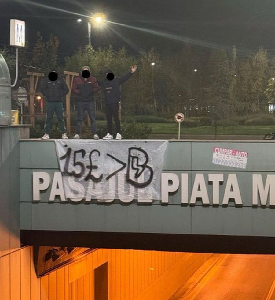 „N-ai eșarfă? Nu intri!” » Înainte de FCSB - Rapid, giuleștenii au râs de rivali cu mesaje în 3 locații din București