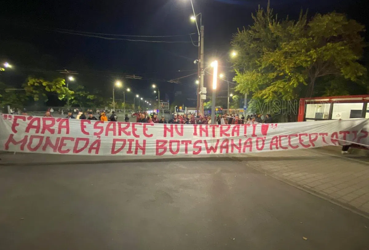 Dezgustător! Derapajul morbid al galeriei roș-albastre » Toate mesajele afișate de galerii la derby-ul FCSB - Rapid