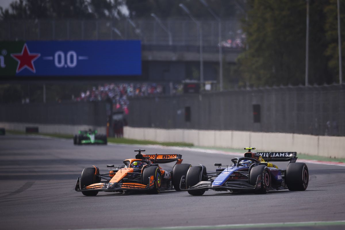 Carlos Sainz câștigă o cursă DRAMATICĂ în Mexic » Verstappen, dublă penalizare! Lando se apropie de olandez