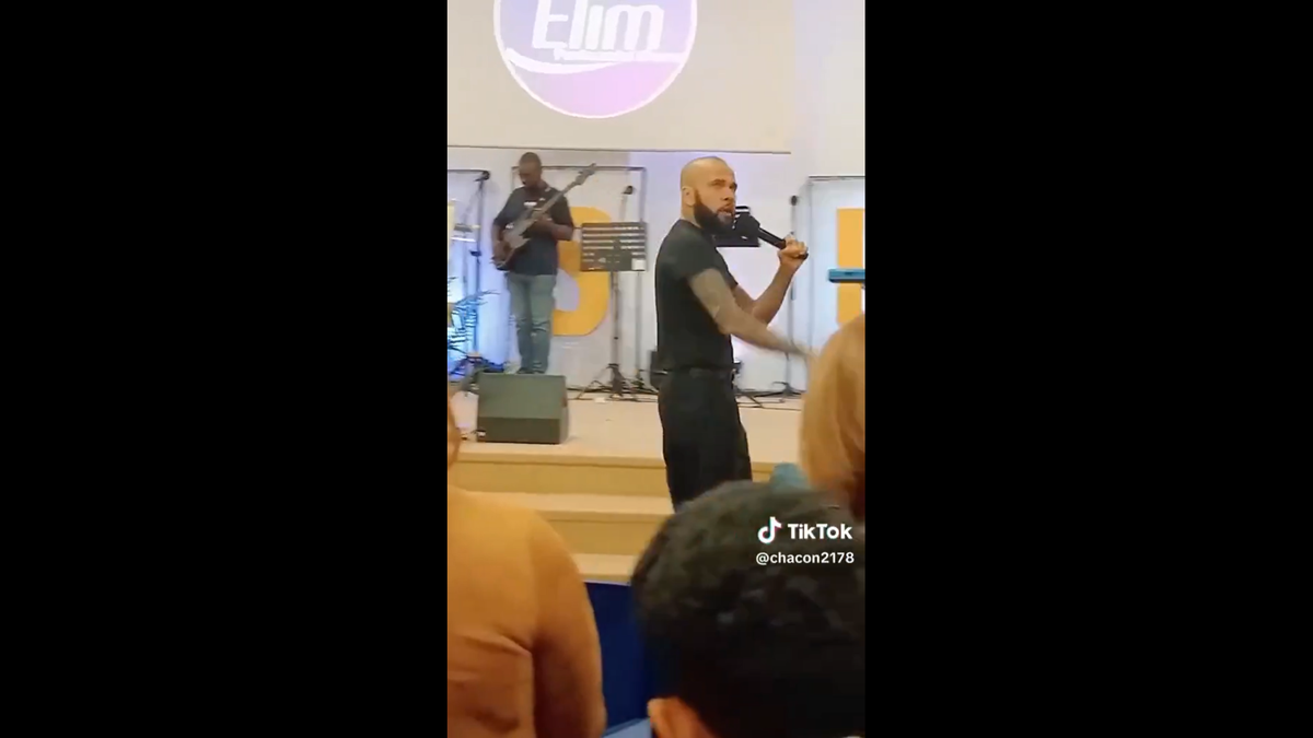 Dani Alves a devenit predicator în biserică / foto: capturi X