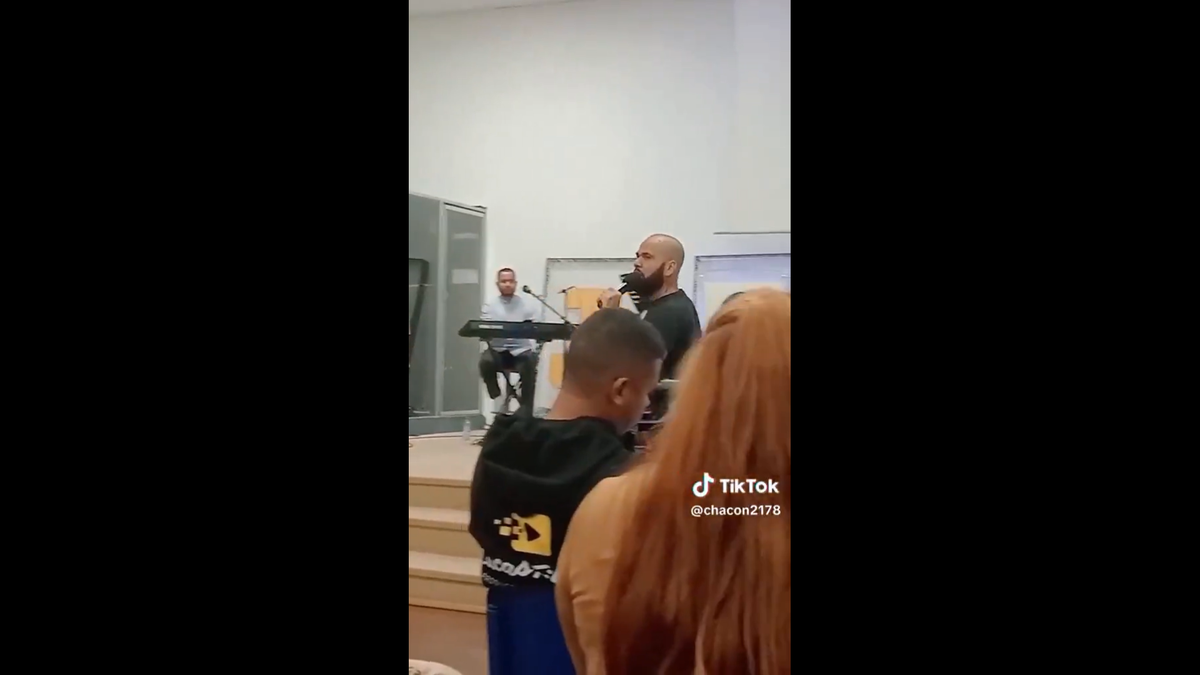 Dani Alves nu-și găsește club, așa că a decis să cumpere unul » Care este primul transfer