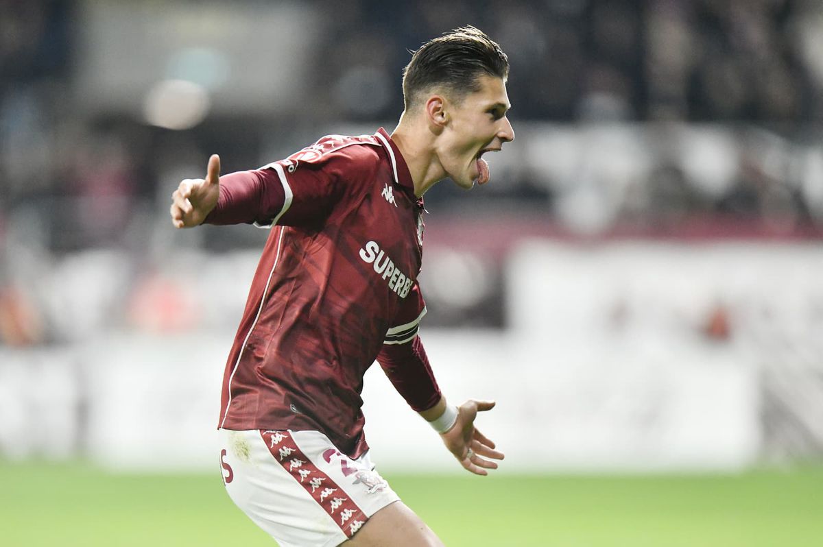 Ce s-a întâmplat pe gazon, imediat după Rapid - Unirea Slobozia » Giuleștenii s-au „bucurat” cu trivialități la adresa lui Rădoi și a FCSB: gestul lui Costel Gâlcă a fost elocvent