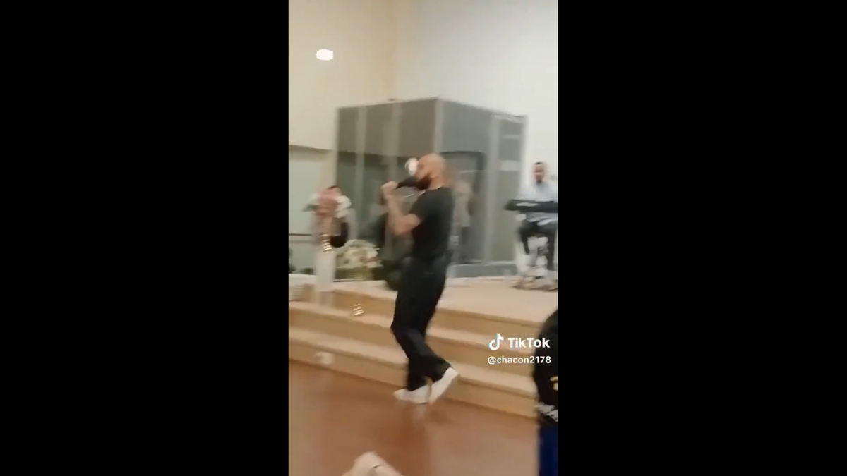 Dani Alves a devenit predicator în biserică / foto: capturi X