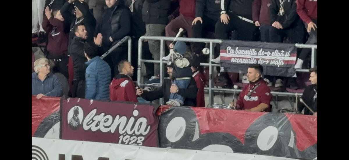 Imagini virale în Giulești! A venit cu bunica la meci și a fluturat eșarfa în galerie: reporterul GSP a surprins cele mai tari cadre