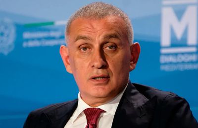 Peste o sută de arbitri, suspendați în scandalul pariurilor din Turcia