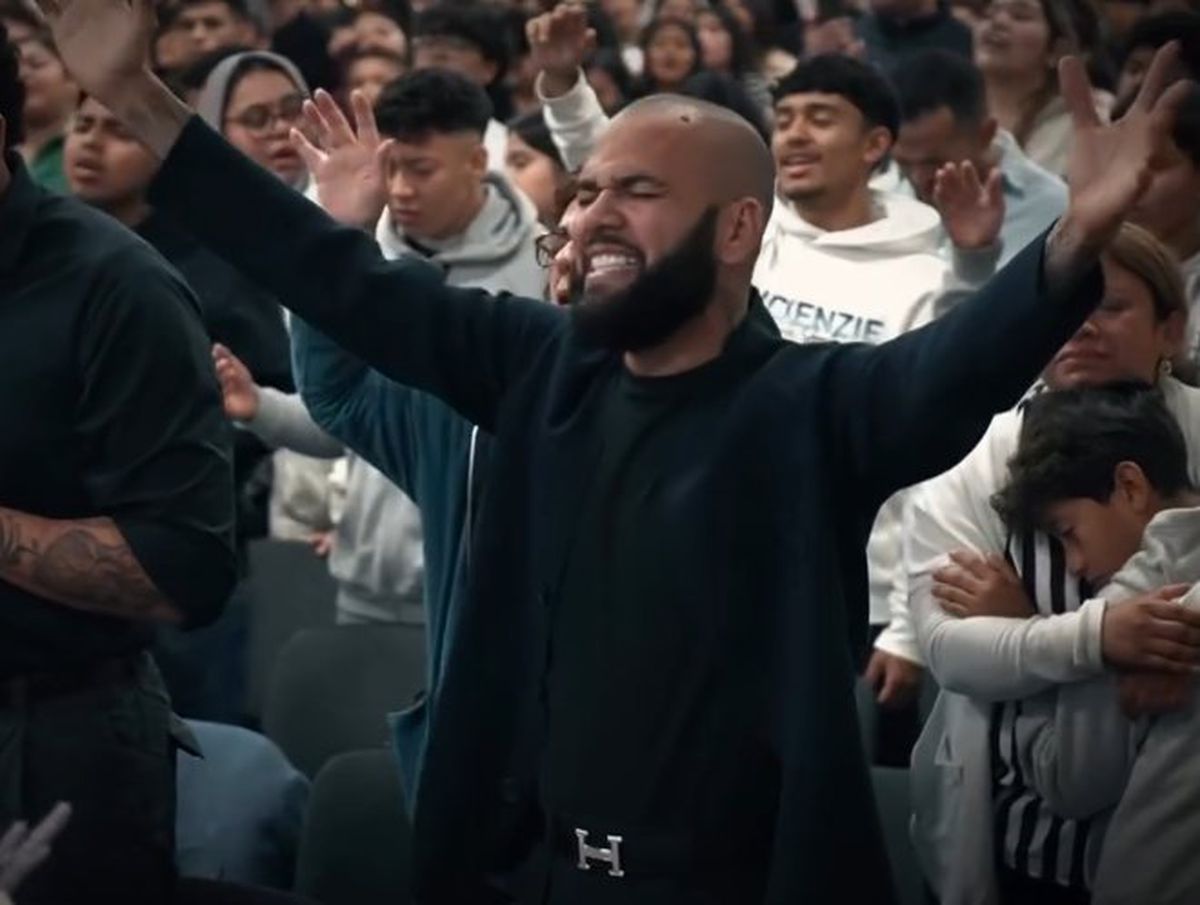 Dani Alves a devenit predicator în biserică / foto: capturi X