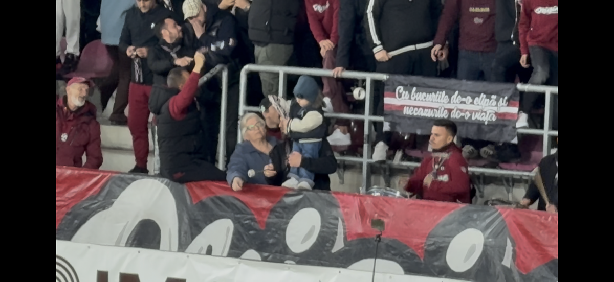 Imagini virale în Giulești! A venit cu bunica la meci și a fluturat eșarfa în galerie: reporterul GSP a surprins cele mai tari cadre