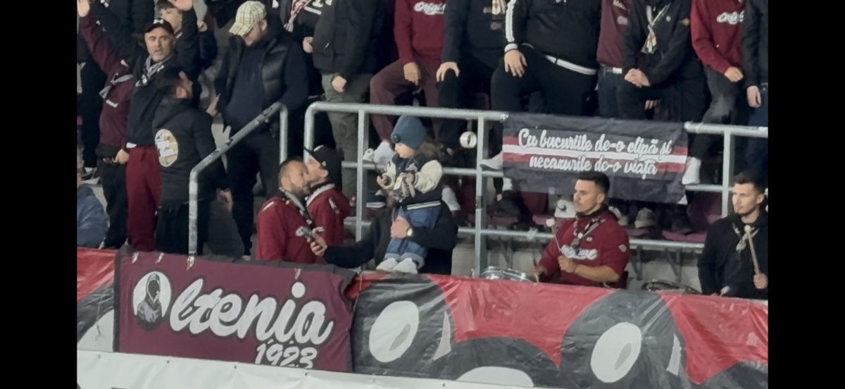 Imagini virale în Giulești! A venit cu bunica la meci și a fluturat eșarfa în galerie: reporterul GSP a surprins cele mai tari cadre