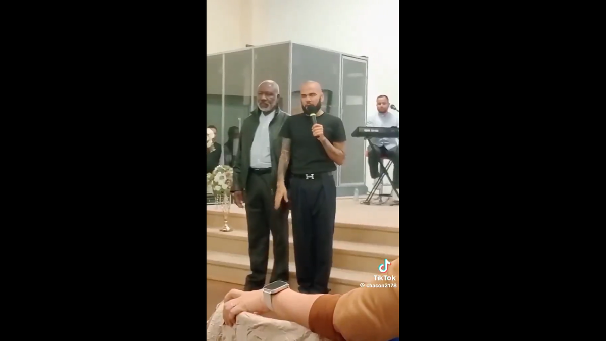 Imagini uluitoare: Dani Alves a devenit predicator evanghelic după ce a scăpat de închisoare pentru viol