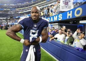 Fostul MVP al NFL, arestat pentru a doua oară în acest an » Ce ilegalitate a comis cel mai bun jucător din 2012